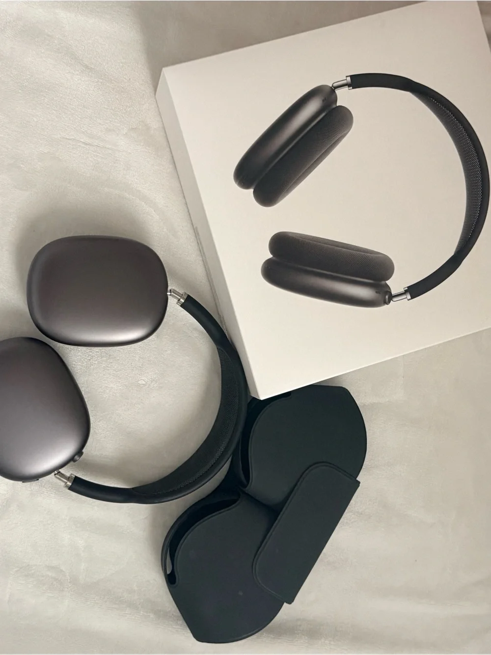 Apple AirPods Max Over-Ear Headphones - Space Gray